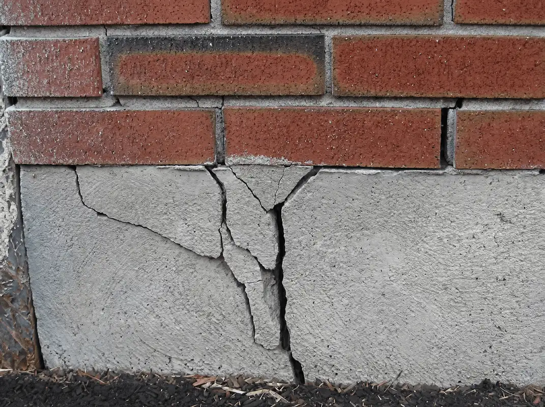 Concrete foundation with serious structural damage in Chandler, AZ